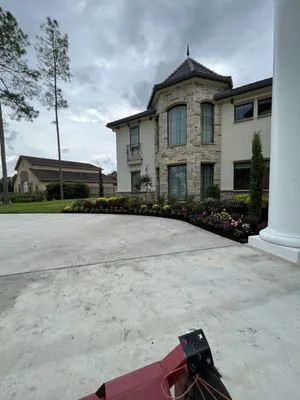 Greenglow Landscaping Logo