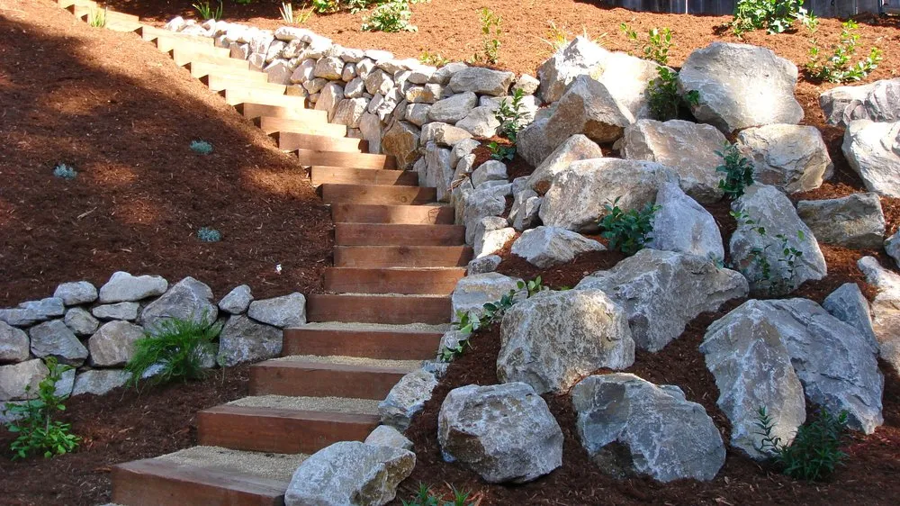 Expert garden landscaping in Walnut Creek, CA by Greengo Landscaping
