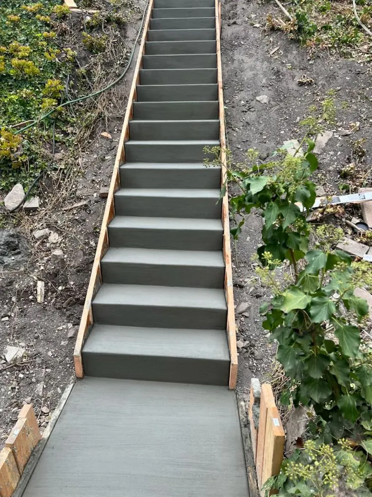 Custom yard cleanup service in City of Industry, CA - Greenhouse landscaping