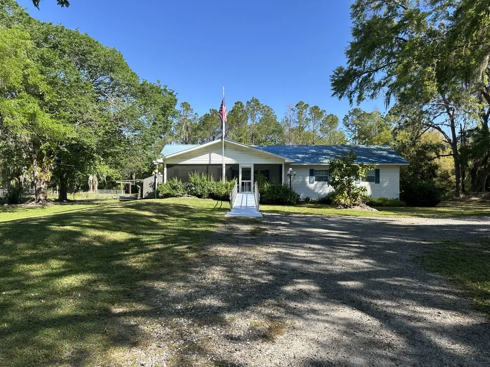 Expert lawn care service in Lakeland, FL - Greenland Landscaping and Cleaning Services