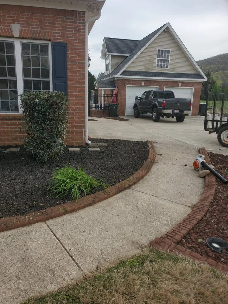 Trusted yard cleanup service experts serving Huntsville, AL - Greenlands Lawncare
