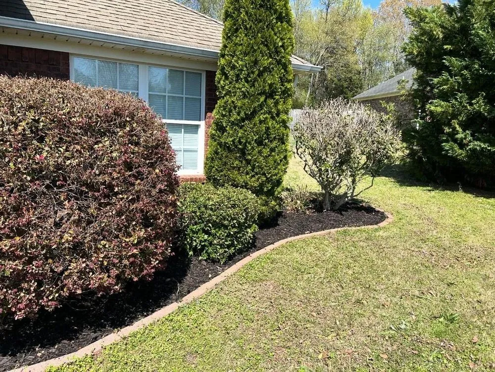 Custom lawn care service in Huntsville, AL by Greenlands Lawncare