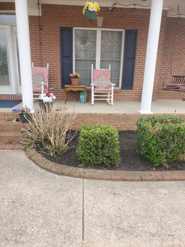 Custom yard maintenance for beautiful yards across Huntsville, AL - Greenlands Lawncare