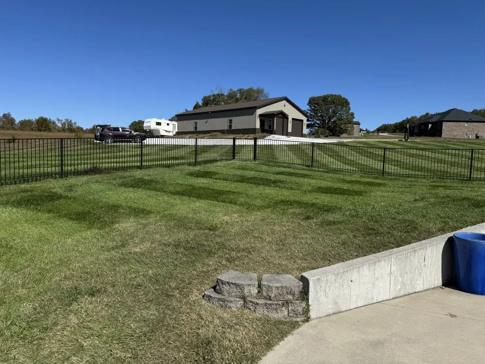 Custom lawn mowing service in Ozark, MO - GreenLawn Fertilizer