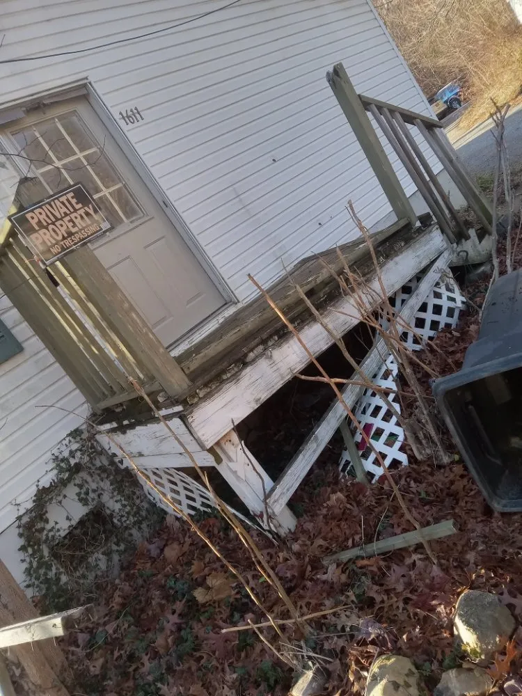 Local outdoor landscaping for year-round maintenance in Roanoke, VA by Greenlawns Landscaping & Home Repairs