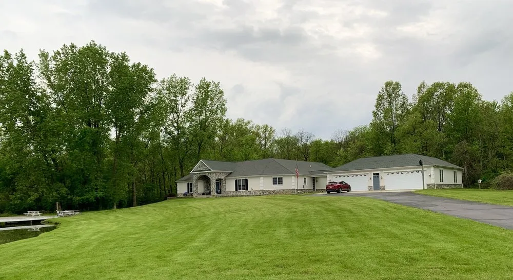 Professional landscaping services with custom design across Delaware, OH - Greenleaf Services