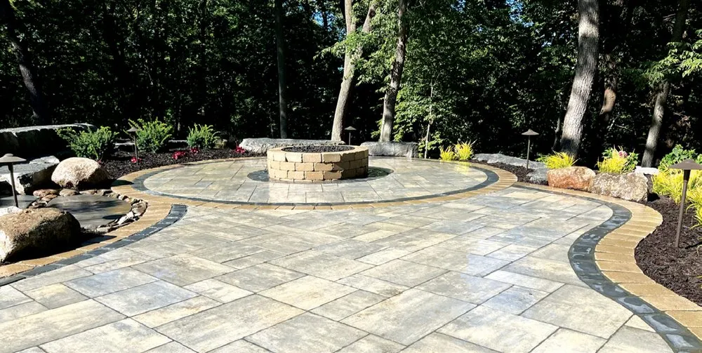 Local yard maintenance for year-round maintenance across Papillion, NE - Greenlife Gardens