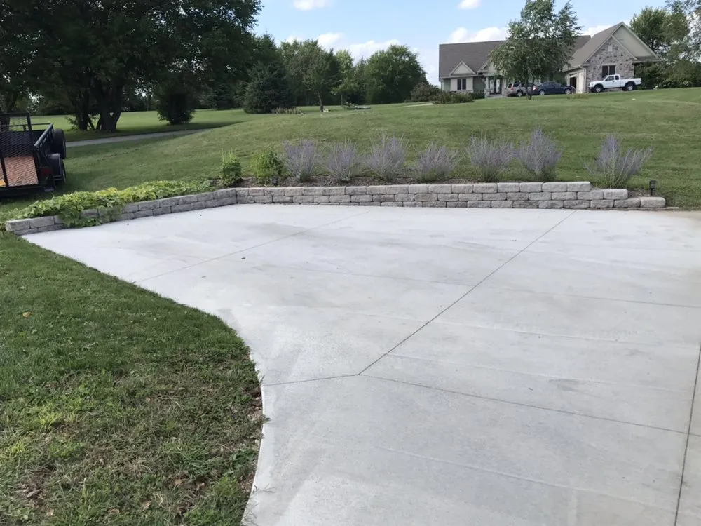 Professional yard maintenance in New Berlin, WI - GreenLife Landscapes