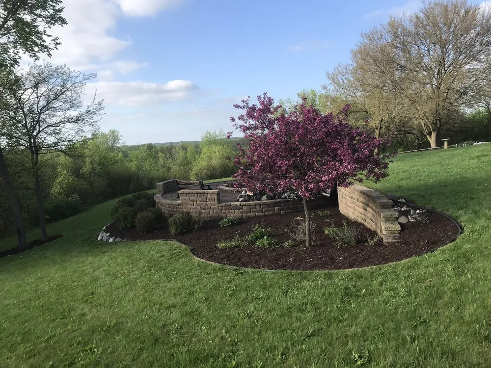 Top-rated garden landscaping experts serving New Berlin, WI - GreenLife Landscapes