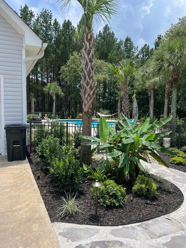 Top-rated garden landscaping in Hattiesburg, MS by Greenline Landscape
