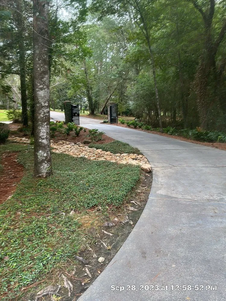 Professional outdoor landscaping experts serving Hattiesburg, MS - Greenline Landscape