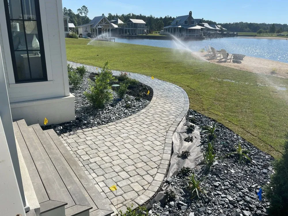 Professional landscaping services experts serving Hattiesburg, MS - Greenline Landscape