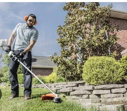 Expert yard maintenance near you in Wichita, KS by Greenmachine
