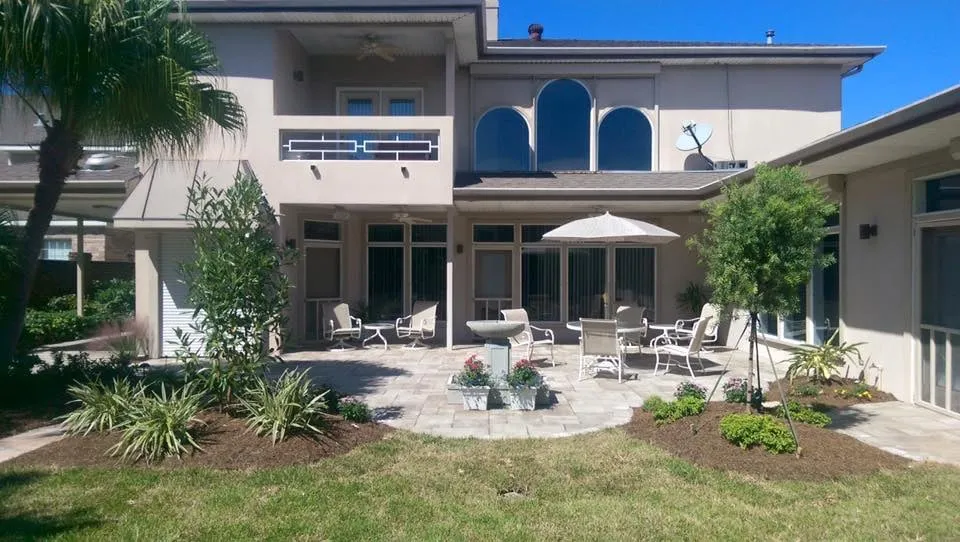 Custom lawn mowing service experts serving Metairie, LA - Greenman Dan