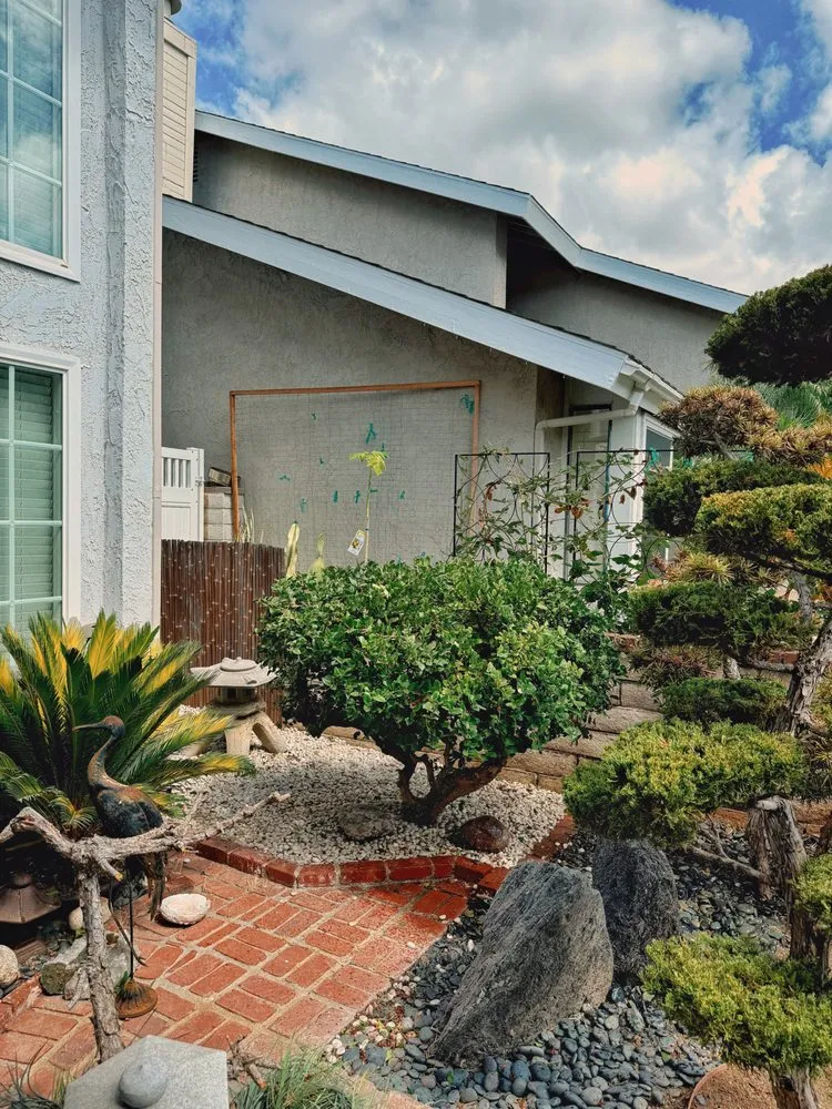 Custom lawn care service in Costa Mesa, CA - Greenplace