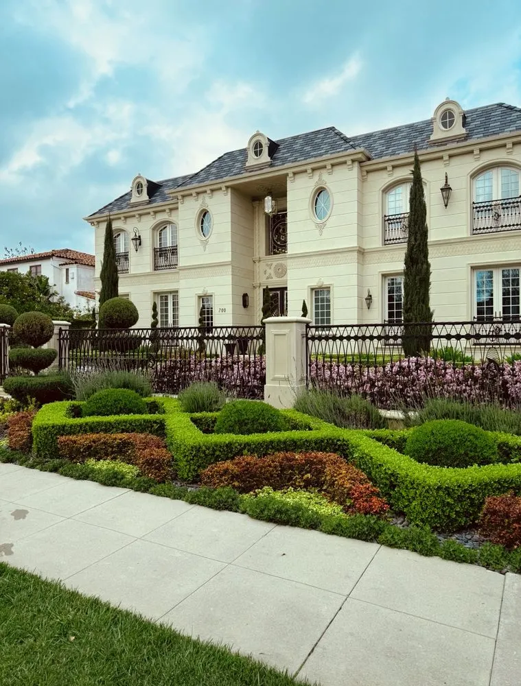 Professional garden landscaping for outdoor upgrades in Costa Mesa, CA by Greenplace