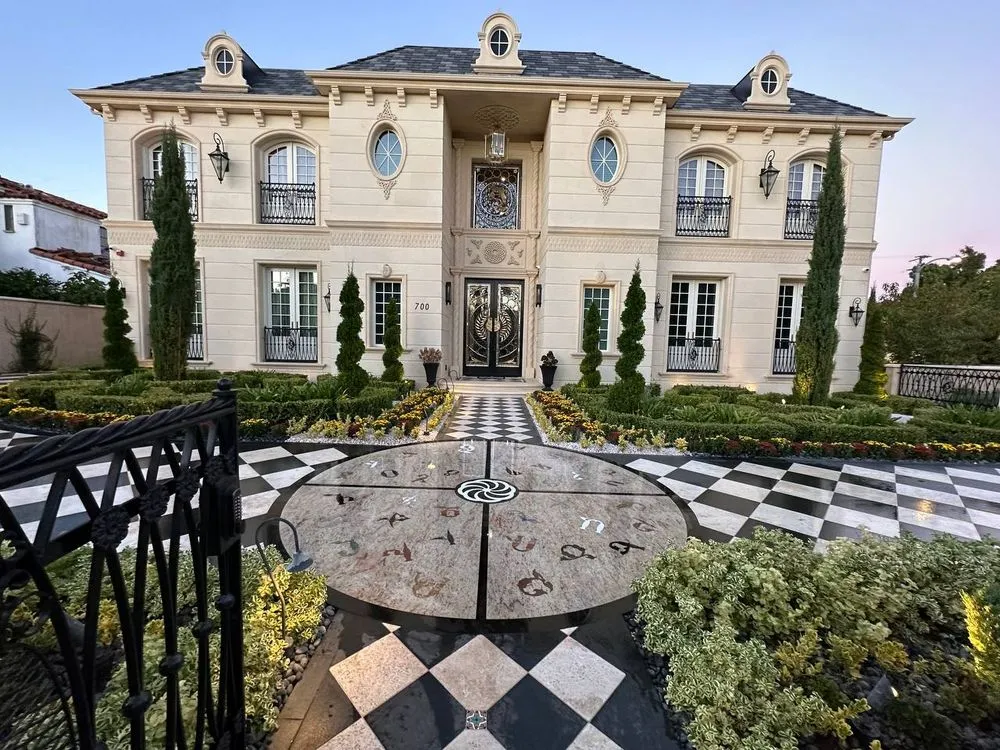 Custom yard cleanup service in Costa Mesa, CA - GreenPlace Inc