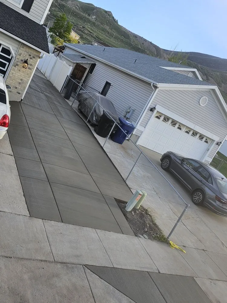 Custom yard maintenance in West Valley City, UT by Green’s Concrete & Service’s