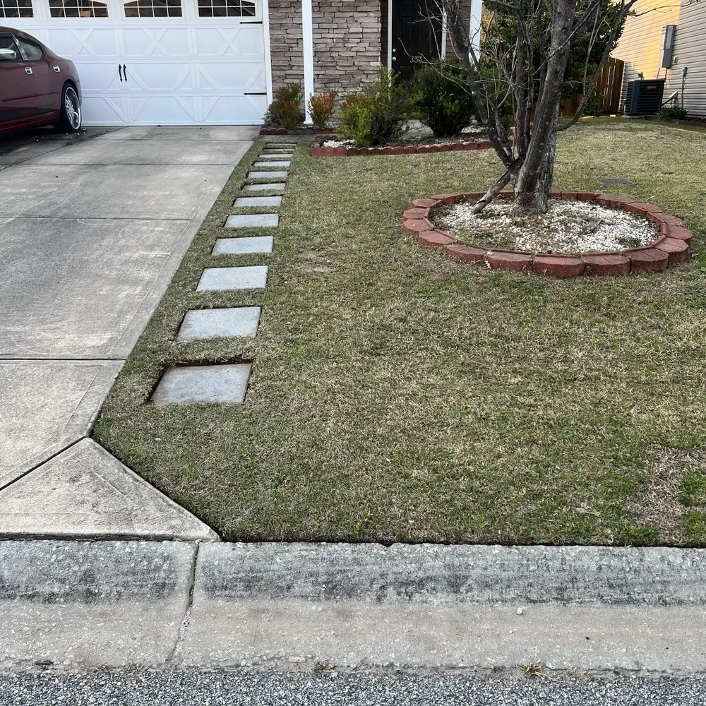 Custom outdoor landscaping in Columbia, SC by Green’s Gift To Earth Lawncare