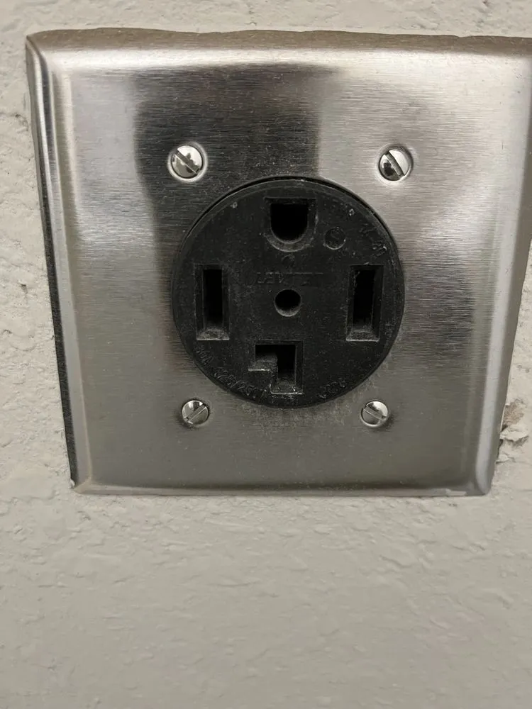 Expert lawn mowing service with custom design across Atlanta, GA - Green’s Lawn & Electrical Services