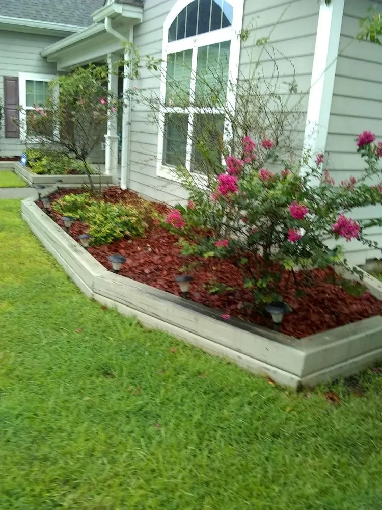 Expert lawn mowing service in Savannah, GA - Greens Specialty Lawncare