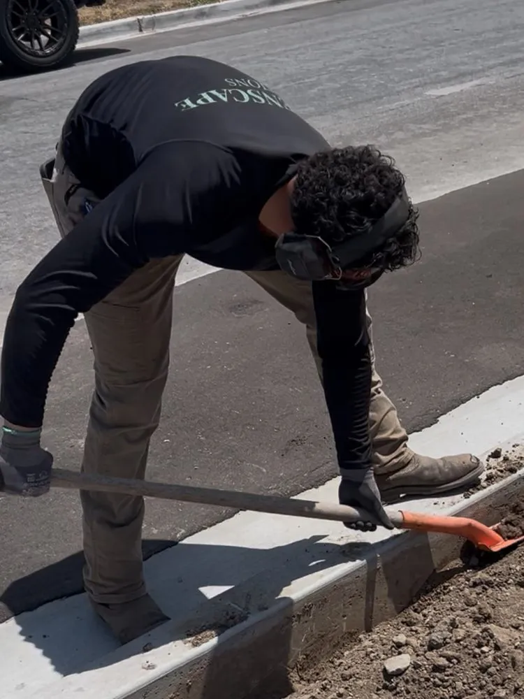 Local yard maintenance in Salinas, CA by Greenscape Innovations