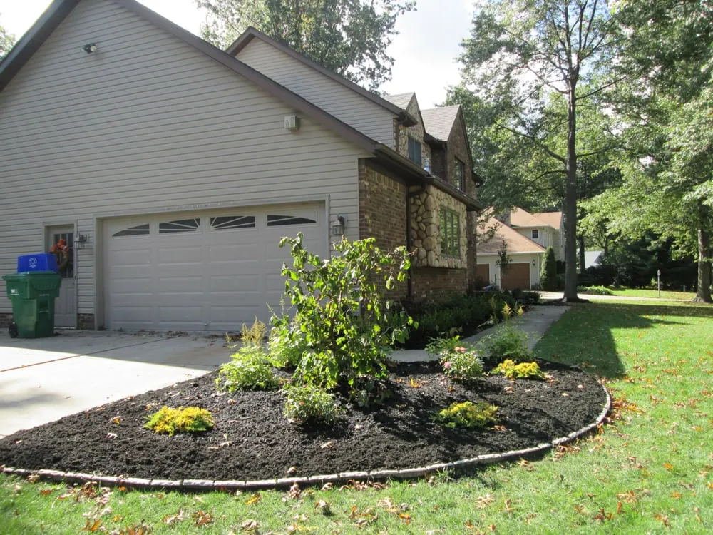 Local lawn care service experts serving Girard, PA - Greenscape Lawn And Garden Service