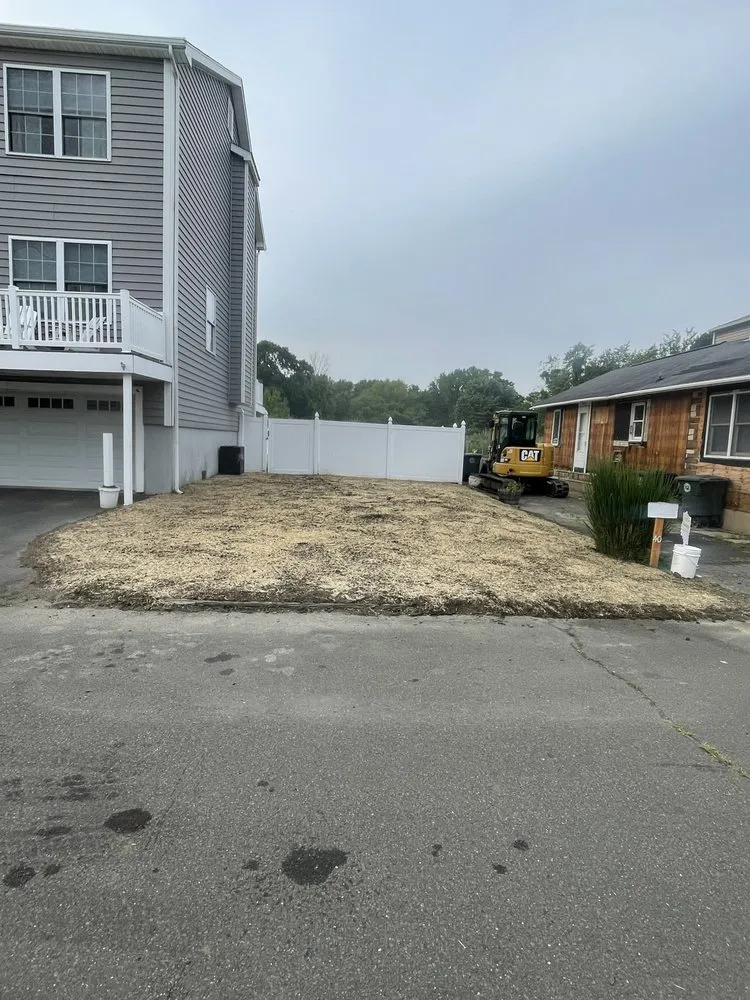 Reliable lawn mowing service with custom design in Stratford, CT by Greenscape Lawn Care