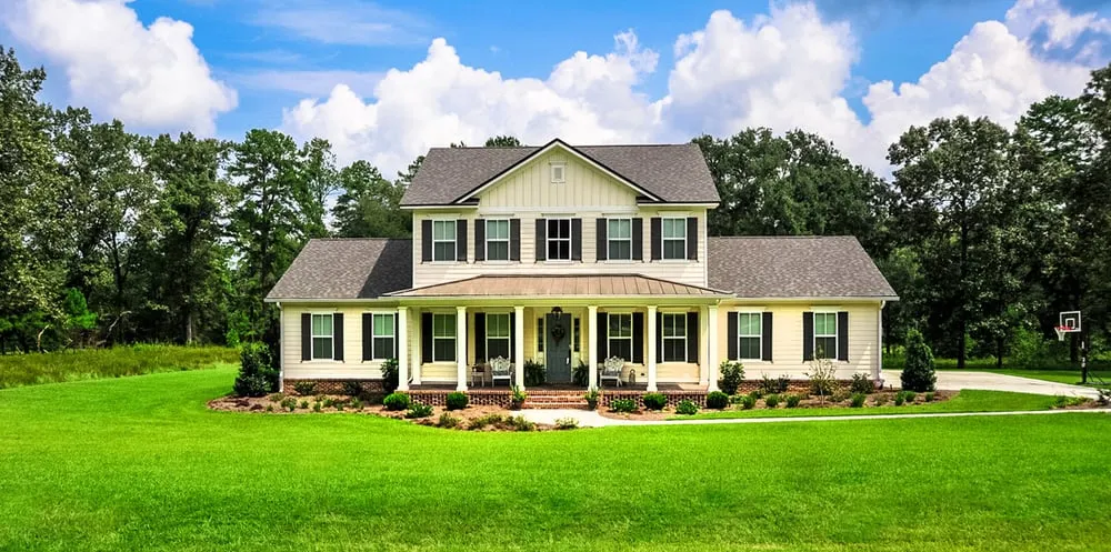 Expert yard cleanup service in Tallahassee, FL by Greenscapes Design