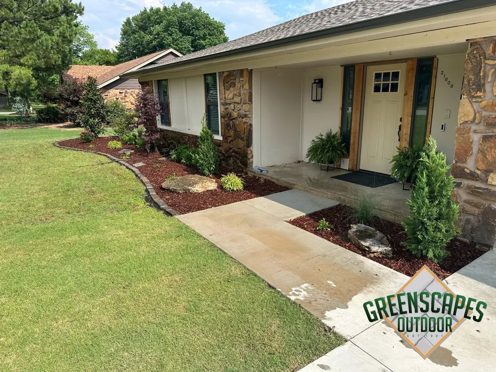 Trusted lawn mowing service experts serving Broken Arrow, OK - Greenscapes Outdoor