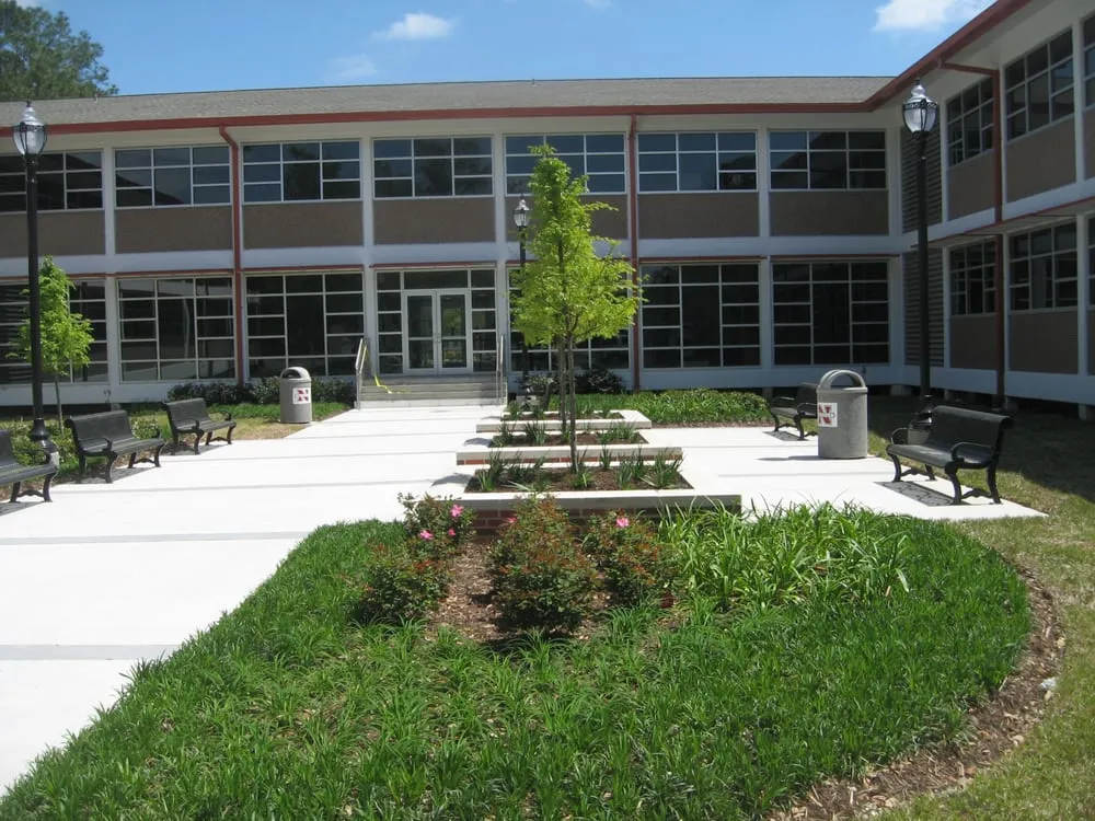 Professional landscaping services experts serving Greenwell Springs, LA - GreenSeasons