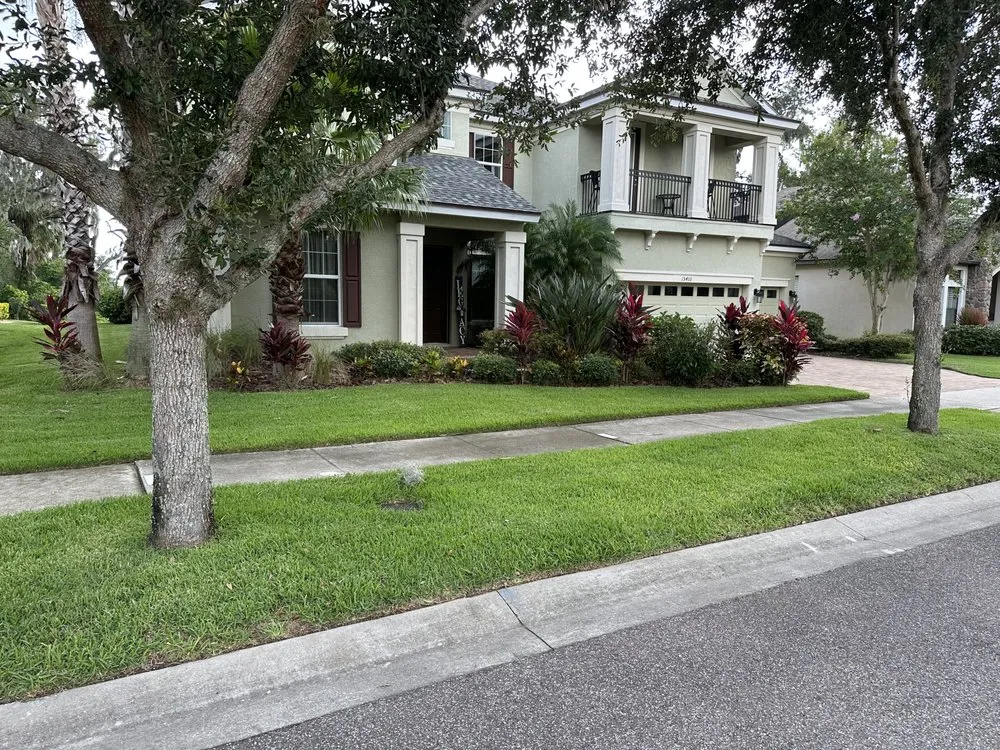 Reliable outdoor landscaping experts serving Tampa Bay, FL - Greensmith Lawn Care