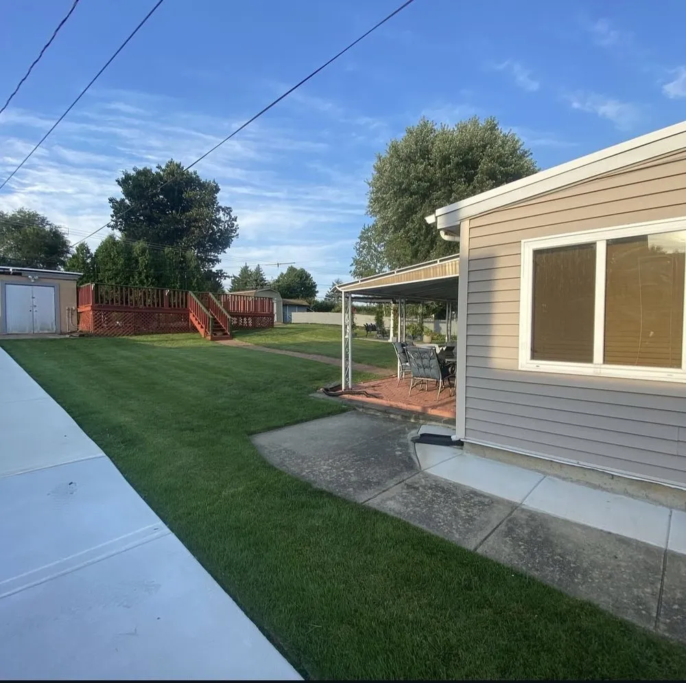 Expert yard maintenance experts serving West Bloomfield Township, MI - Greenstandard Landscaping