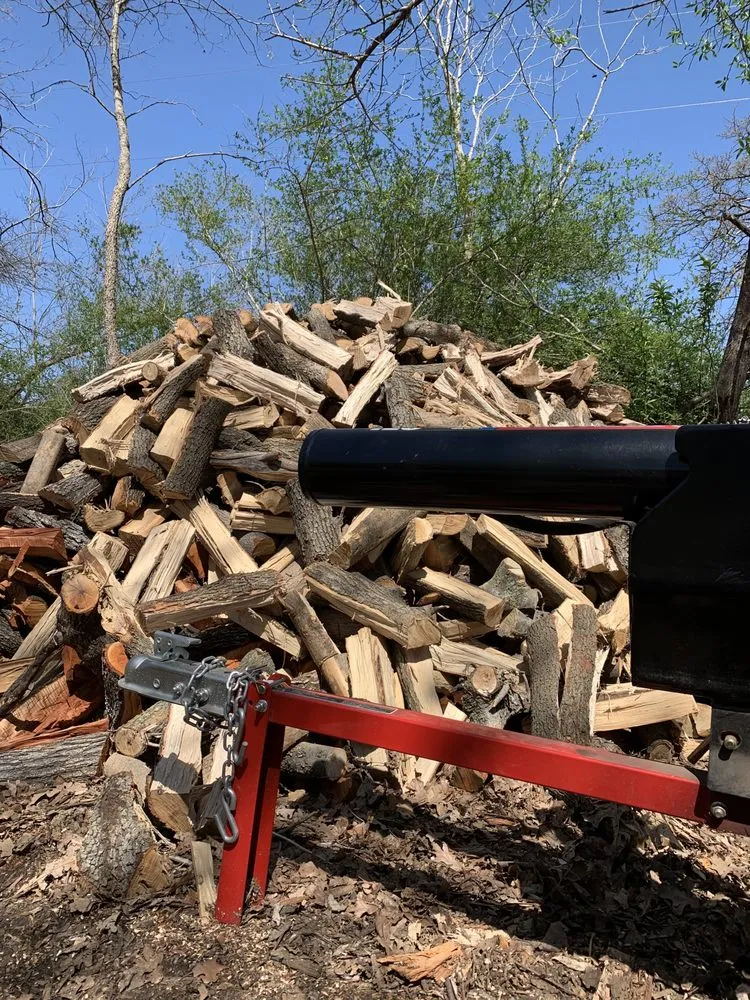 Expert yard maintenance for residential properties in Farmers Branch, TX by Greenstem Landscape & Tree Service