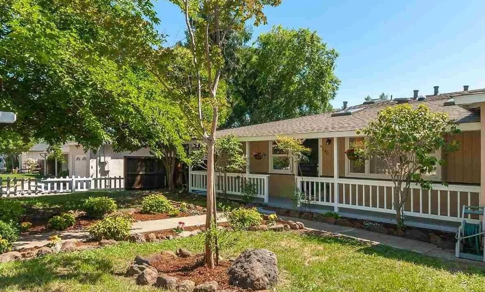 Custom lawn mowing service in Walnut Creek, CA - GreenTech Landscape Plus