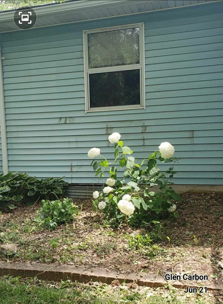 Custom landscaping services with custom design in Glen Carbon, IL by Greenthumb Lawncare & Landscaping