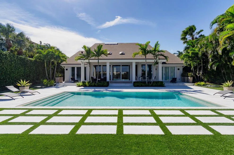 Top-rated lawn mowing service experts serving Reseda, CA - GreenView Direct
