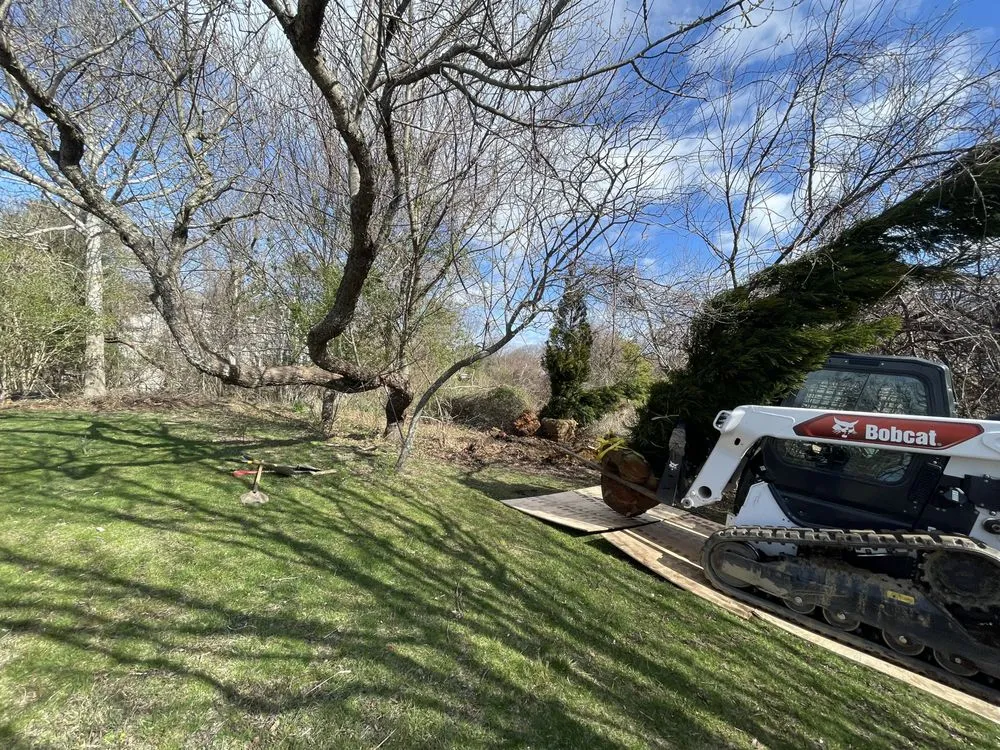 Professional yard maintenance in East Hampton, NY - GreenView Landscapers