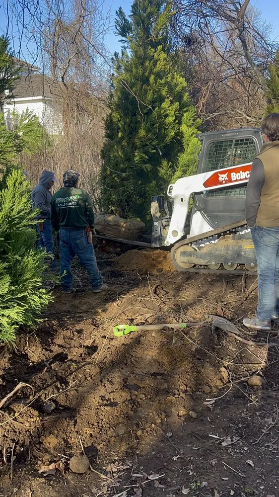Reliable yard cleanup service experts serving East Hampton, NY - GreenView Landscapers