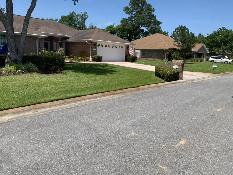 Expert outdoor landscaping in Gulf Breeze, FL by Greenview Landscaping