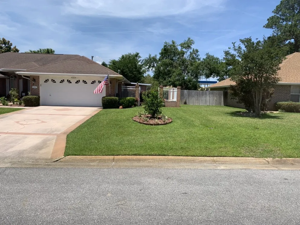 Reliable lawn care service in Gulf Breeze, FL - Greenview Landscaping