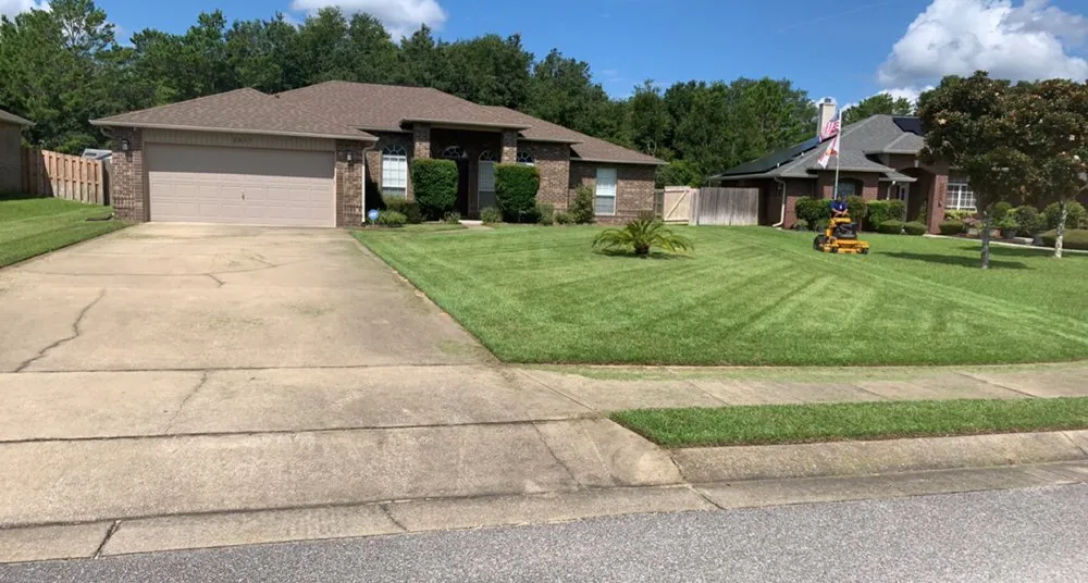 Local yard cleanup service in Gulf Breeze, FL - Greenview Landscaping