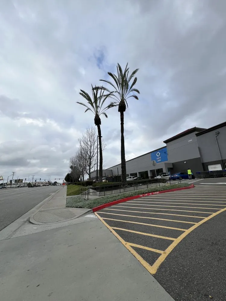 Affordable lawn mowing service for beautiful yards in Lake Elsinore, CA by Greenway Landscape