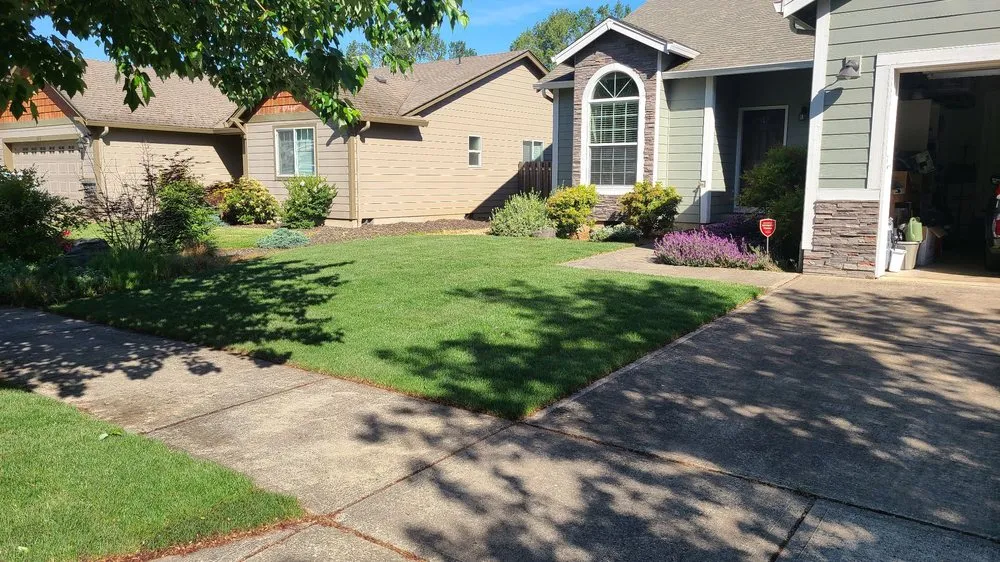 Professional lawn care service near you in Salem, OR by Greenway Scapes