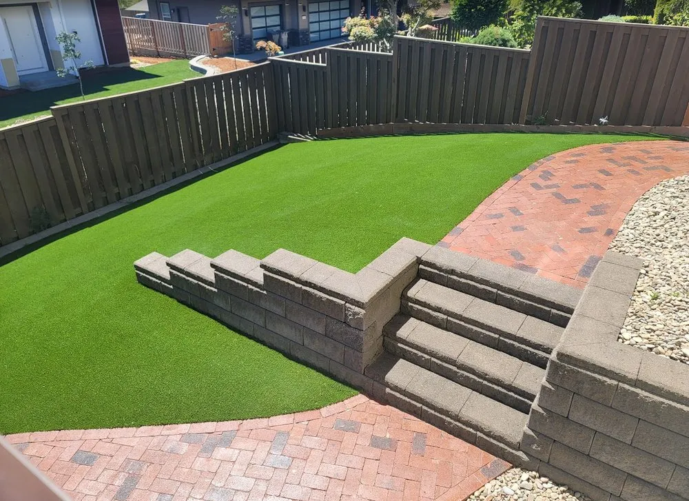 Professional garden landscaping in Woodburn, OR by Greenwood Landscape