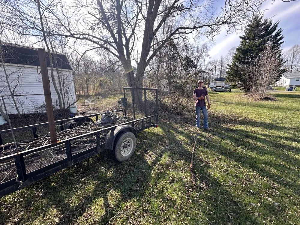 Affordable yard maintenance for beautiful yards in Ashland, KY by GreenWorks Lawn & Contracting