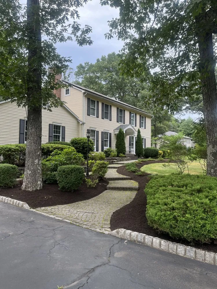 Top-rated lawn mowing service for homes in Ewing, NJ by Greenworld James Landscaping