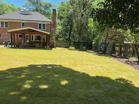 Top-rated lawn mowing service near you in Charlotte, NC by GreenWorx180