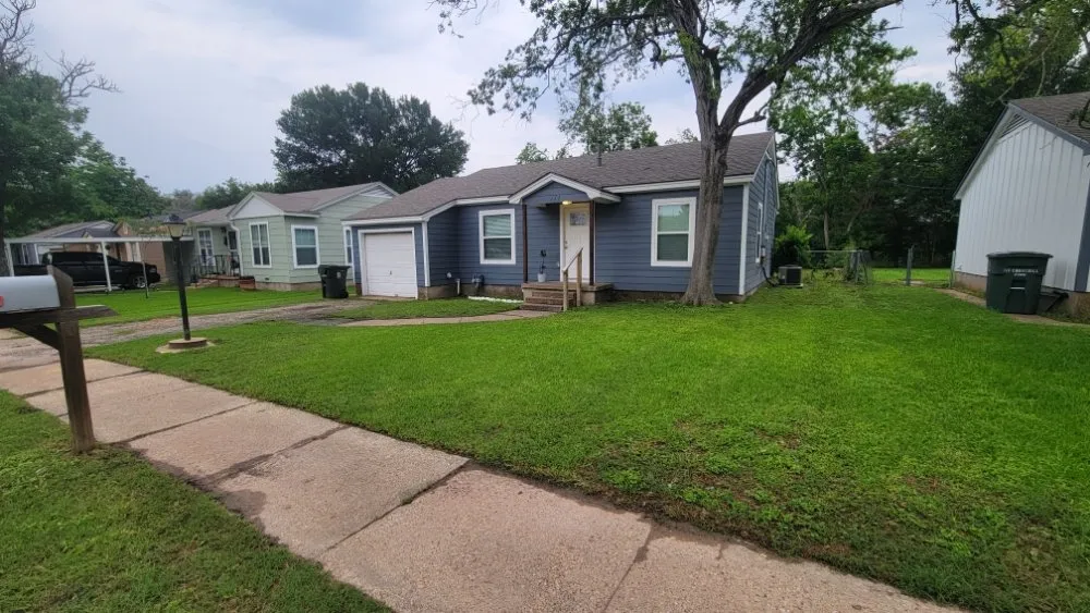 Reliable yard maintenance for residential properties in Bryan, TX by Greer Earthmoving