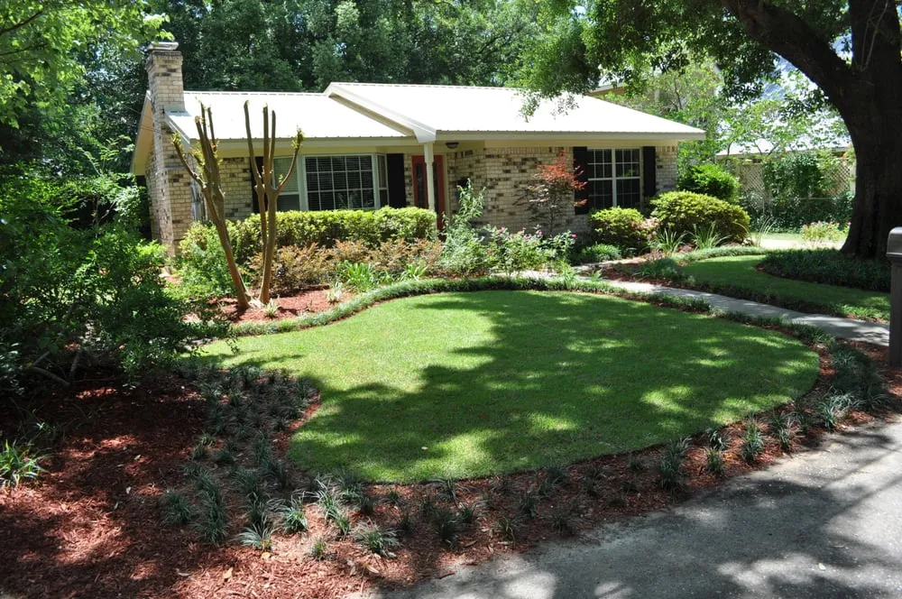 Trusted lawn care service for beautiful yards across Fairhope, AL - Greer Gardens